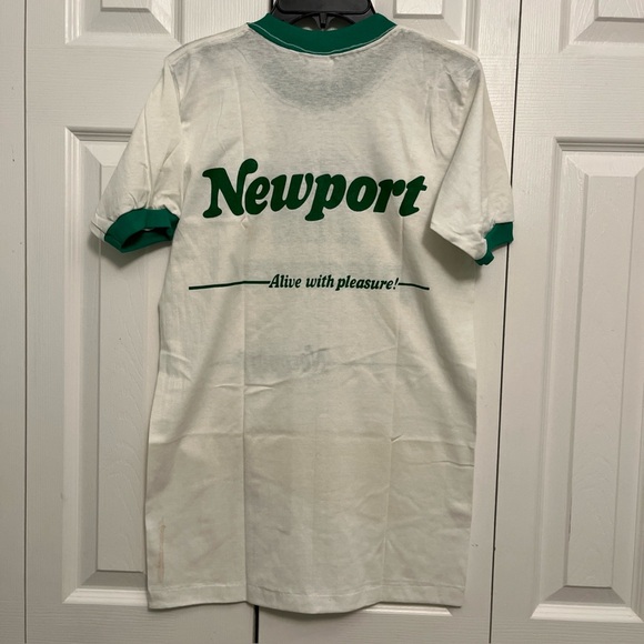 Vintage Newport made in USA Green and White Graphic T-Shirt - Picture 7 of 8